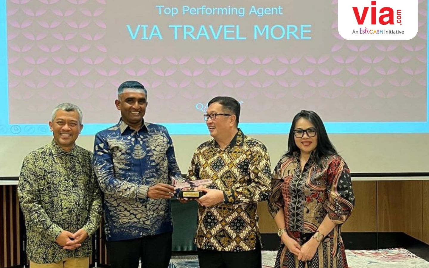 Via Indonesia Terima Penghargaan “Top Performing Agent 2022—2023” dari Qatar Airways