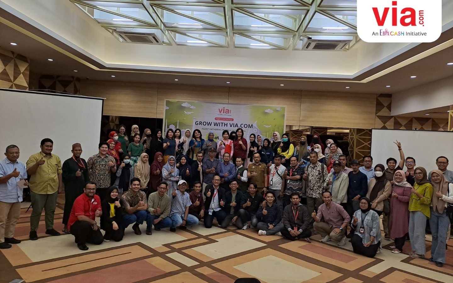 Sukses Gathering di Riau dan Lombok, Via.com dan Scoot Sapa Mitra Via Makassar