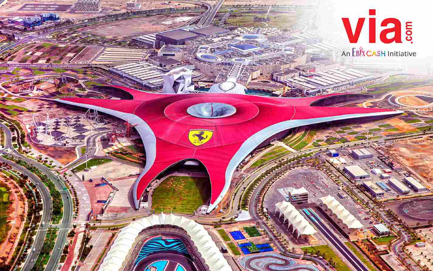 Ferrari World dengan Roller Coaster Super Cepat