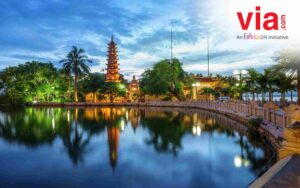 Mengunjungi Tran Quoc Pagoda di West Lake